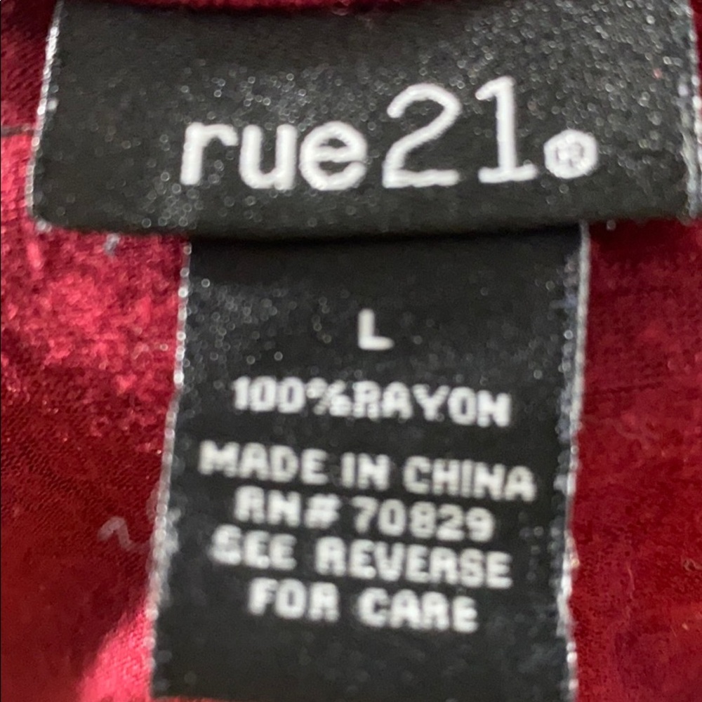 Women’s Rue21 Top - Picture 7 of 7